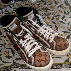 Women's Gucci canvas tennis shoes 1977 high top size 9